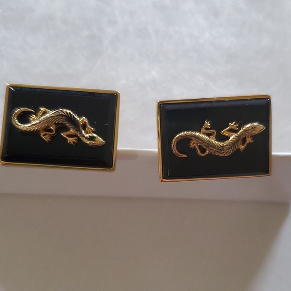 Paul Smith Gold Lizard Cufflinks on Black Enamel - Picture 1 of 4